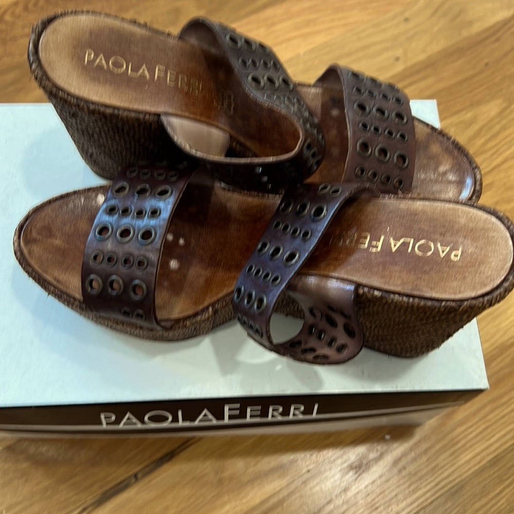 Paola Ferri brown leather wedges size 38.